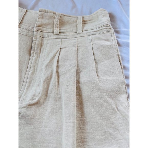 Wishlist Apparel Women’s Pleated Front Beige Shorts Size Sm - Picture 4 of 11